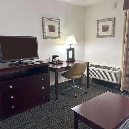 Quality Inn & Suites Эверетт Экстерьер фото