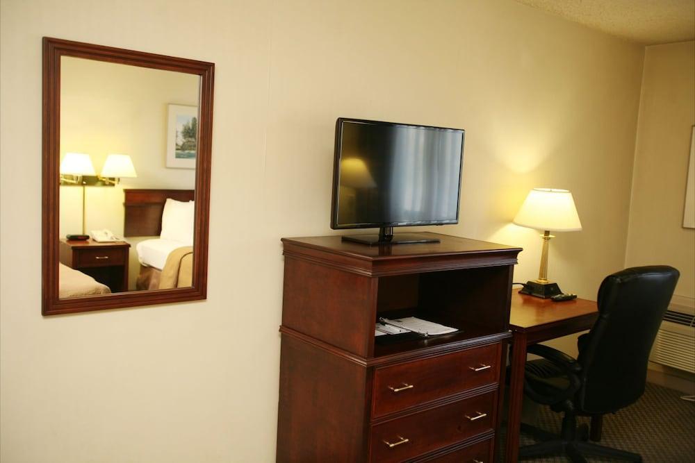 Quality Inn & Suites Эверетт Экстерьер фото