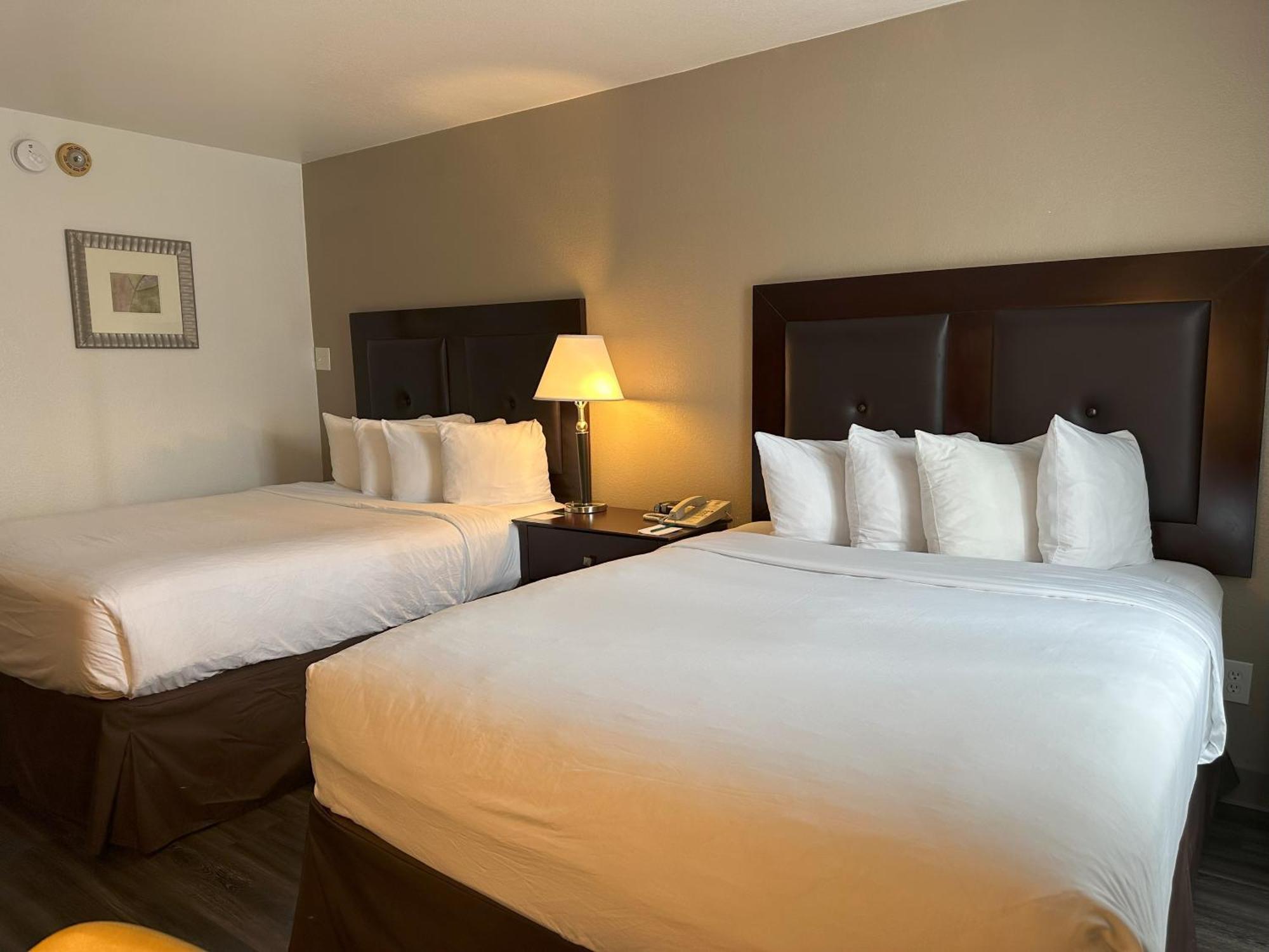 Quality Inn & Suites Эверетт Экстерьер фото