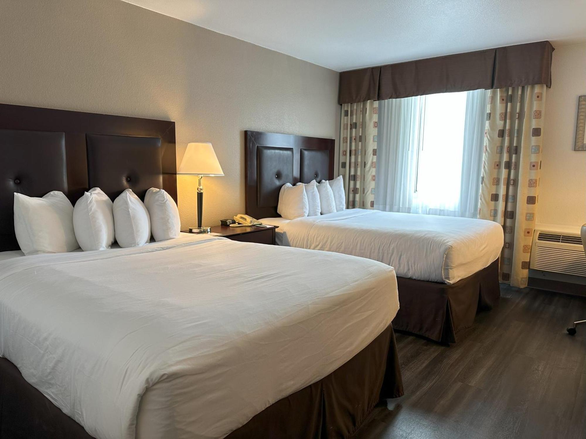 Quality Inn & Suites Эверетт Экстерьер фото