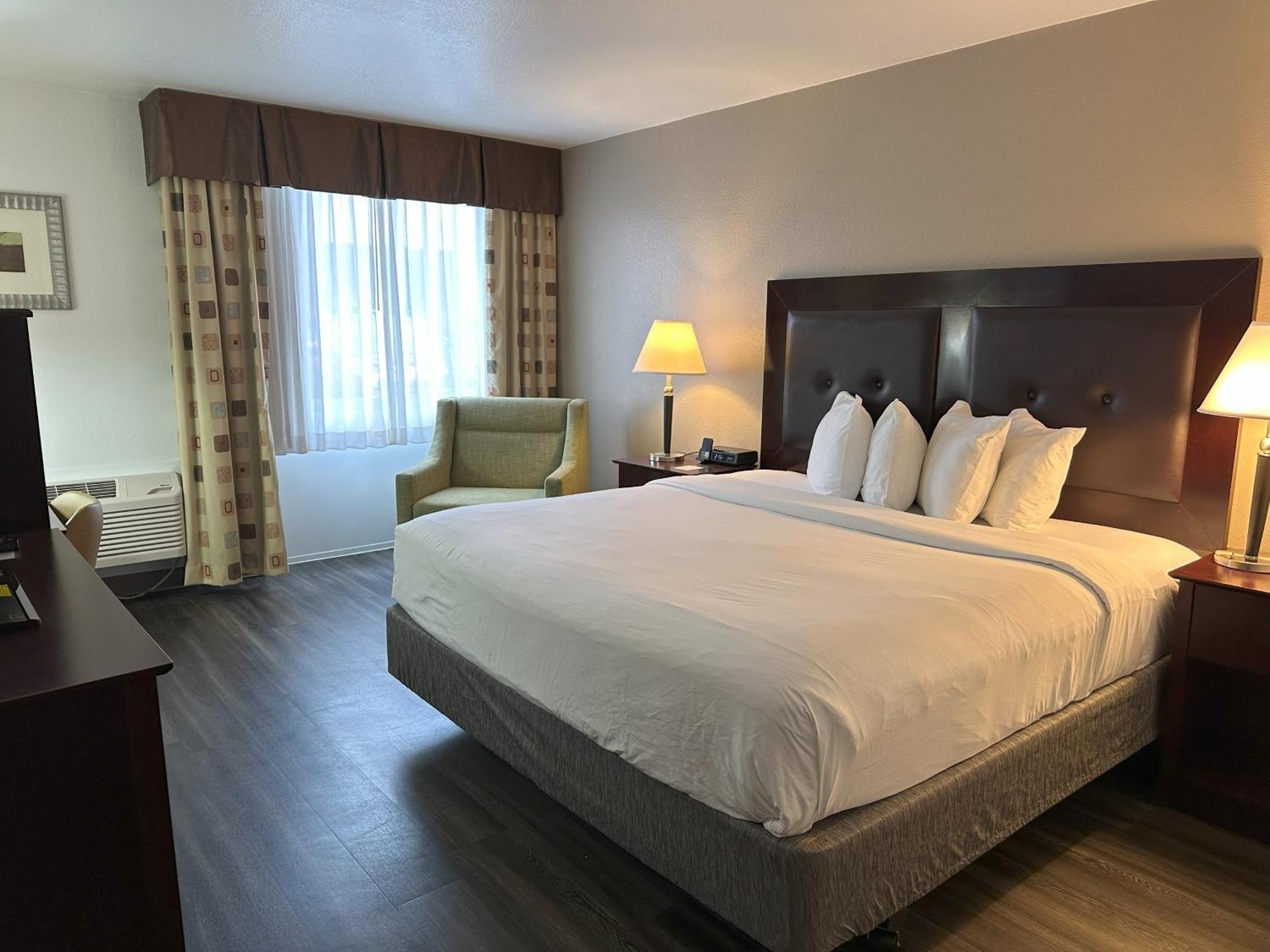 Quality Inn & Suites Эверетт Экстерьер фото