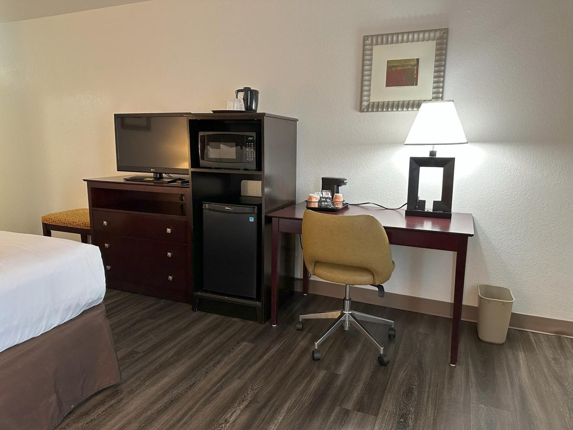 Quality Inn & Suites Эверетт Экстерьер фото