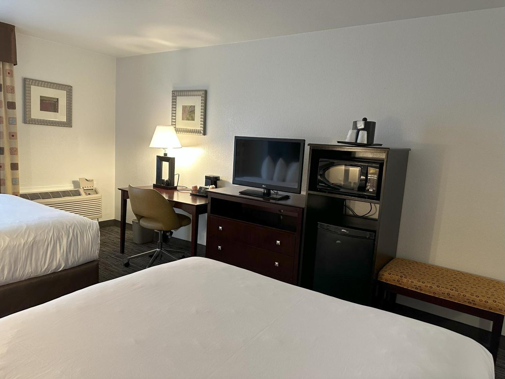 Quality Inn & Suites Эверетт Экстерьер фото