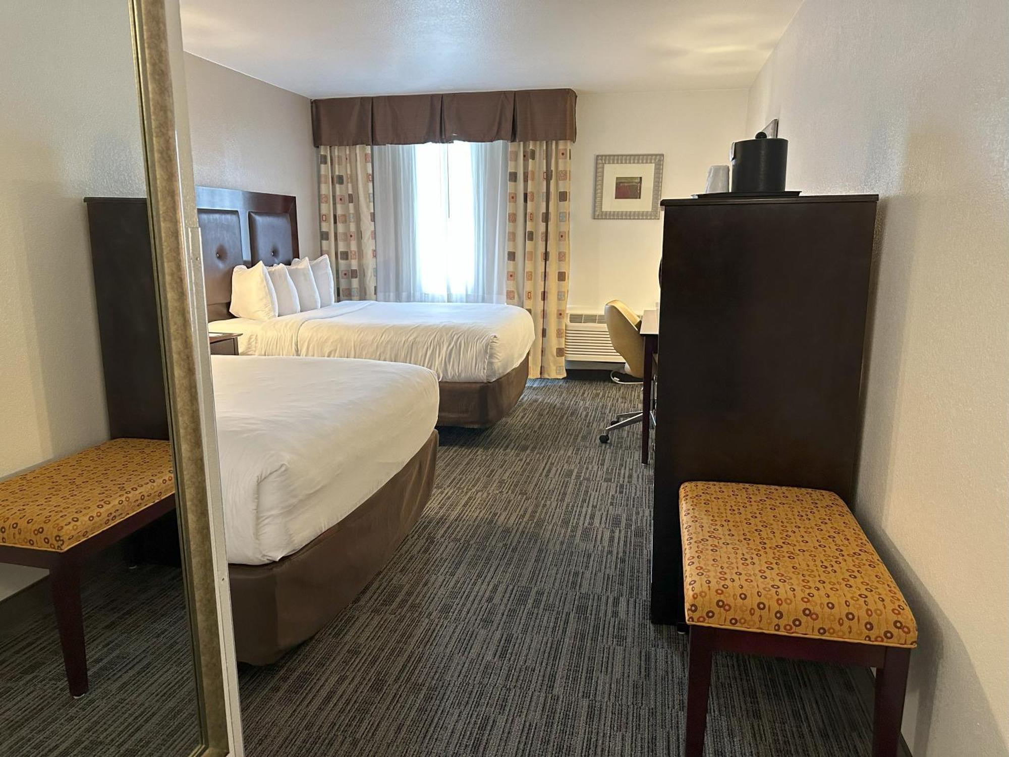 Quality Inn & Suites Эверетт Экстерьер фото