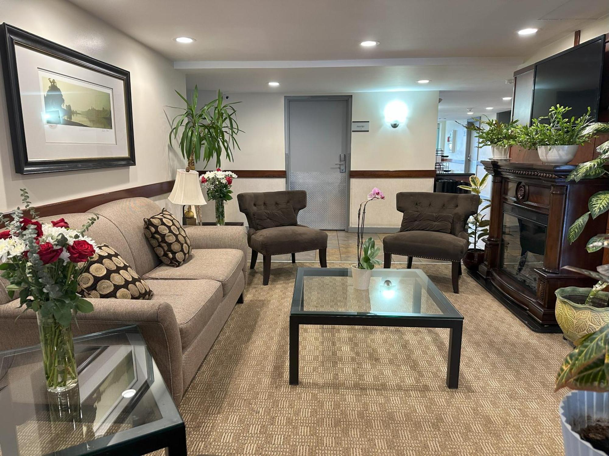 Quality Inn & Suites Эверетт Экстерьер фото