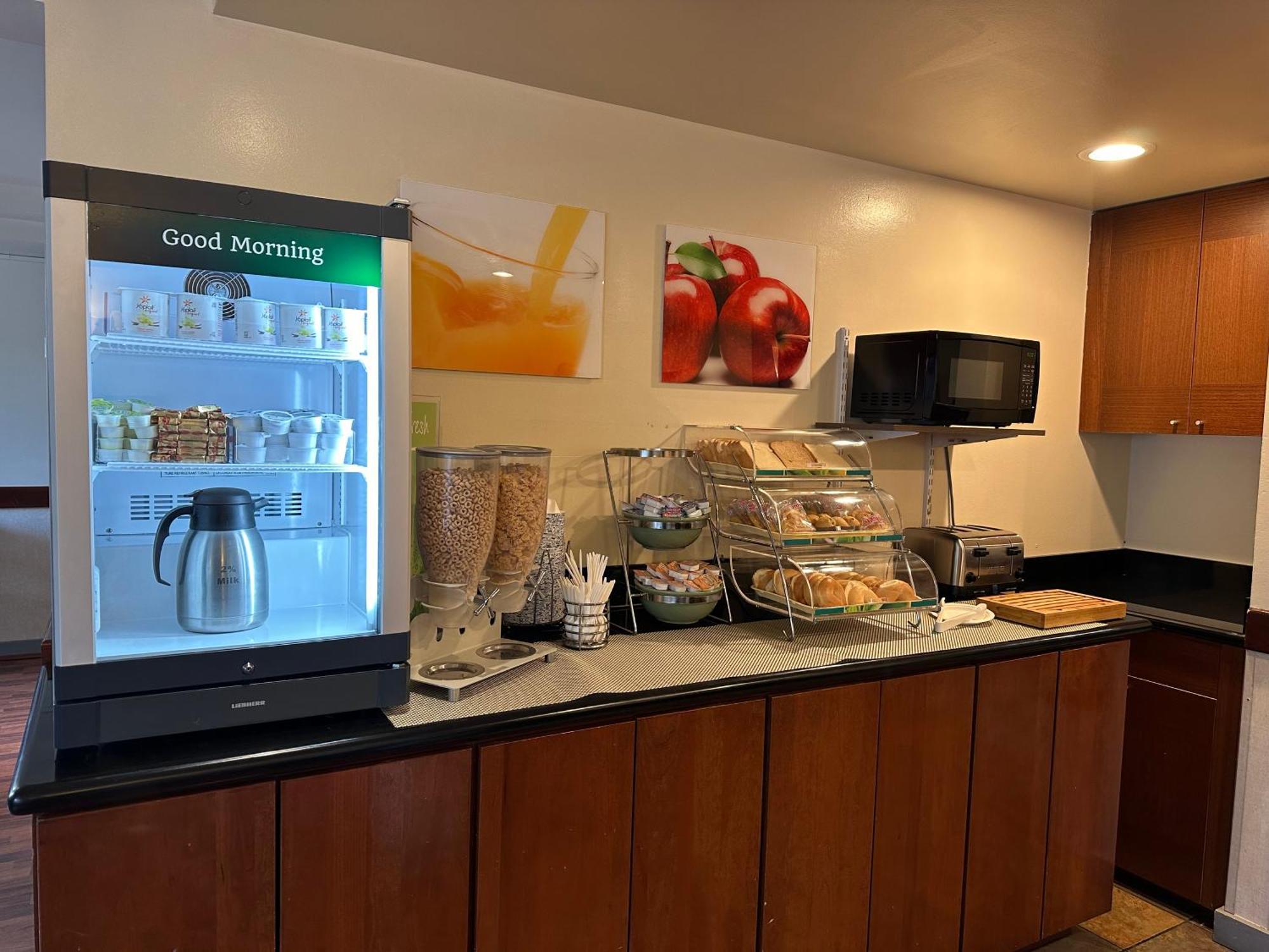 Quality Inn & Suites Эверетт Экстерьер фото